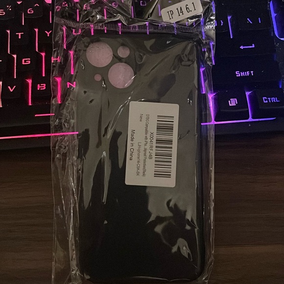 iPhone 14 6.1 case - Picture 1 of 1